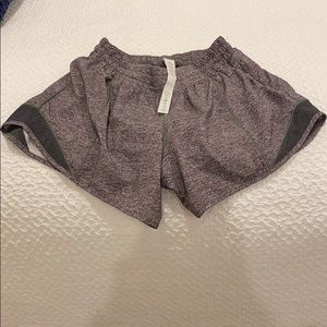Lululemon Hotty Hotty Short II Size 2 Tall